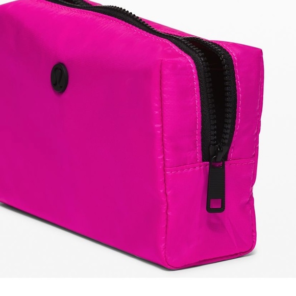 LAST ONE: Lululemon All Your Small Things Pouch Mini - Picture 3 of 7